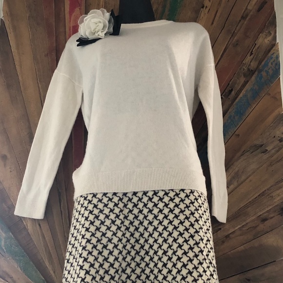 Kate Spade rosette pin cream wool blend Sweater SZ XXS - Picture 1 of 7